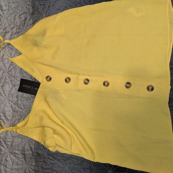 Beautiful flowy button up yellow tank NWT - Picture 4 of 4